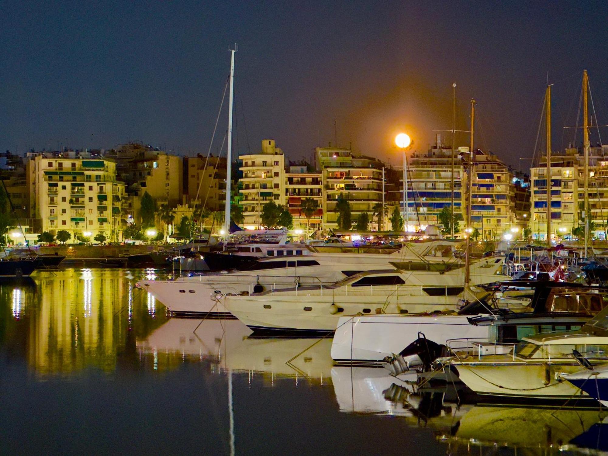 Apartment Center Piraeus Location Kastella Passalimani Port エクステリア 写真